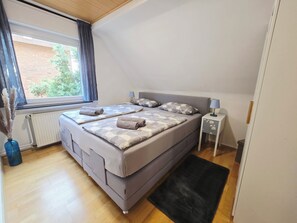 2 sovrum, strykjärn/strykbräda, wi-fi och sängkläder