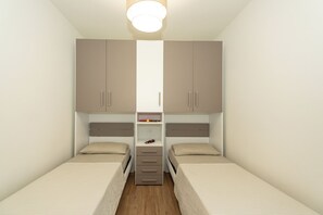 2 Schlafzimmer, Bügeleisen/Bügelbrett, WLAN
