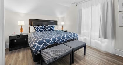 Detroit Getaway: 2-bedroom Apartment for 7 & Wifi