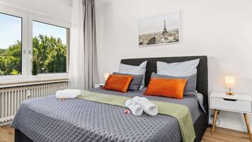 1 habitación, escritorio, wifi gratis y ropa de cama