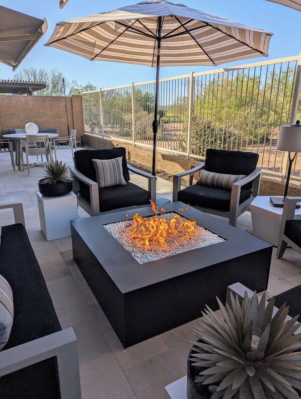 Terrace/patio - Golden Hour Haven: Epic Mountain Views and Resort-Style Backyard! (Rio Verde)