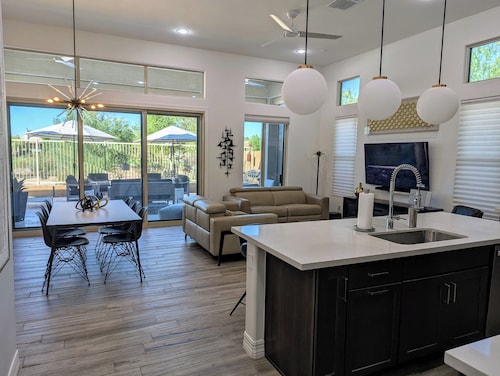 RESORT STYLE LIVING NEAR SCOTTSDALE IN TONTO VERDE