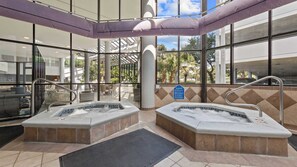 Apartment, Multiple Beds, Balcony, Pool View (Lighthouse on the Bay) | Interior