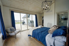 5 bedrooms, WiFi, bed sheets