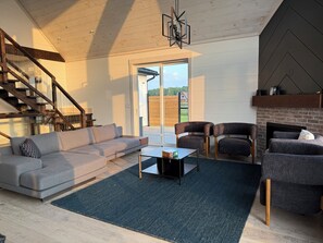 Smart-tv och eldstad