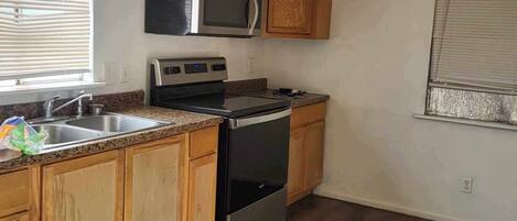 Micro-ondes, four, plaque de cuisson