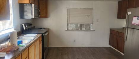 Mikrobølgeovn, ovn og kokeplater