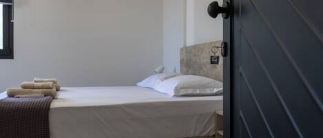 Una cassaforte in camera, tende oscuranti, insonorizzazione