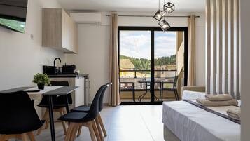 In-room safe, blackout drapes, soundproofing, free WiFi