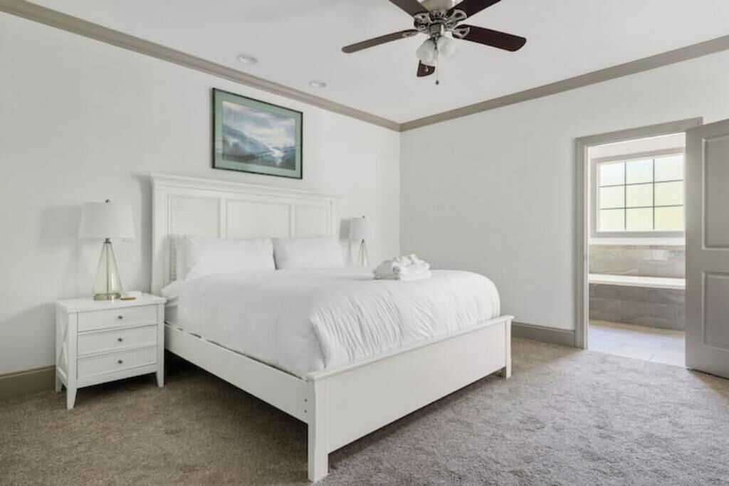 1 quarto, escrivaninha, ferros/tábuas de passar roupa, Wi-Fi de cortesia