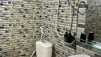 Standard Room | Bathroom | Slippers, towels, soap, shampoo