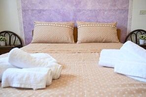 4 chambres, fer et planche à repasser
