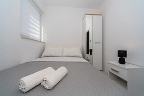 Room - Forest Breeze Apartment - Two bedroom apartment with Balcony (Biograd na Moru)