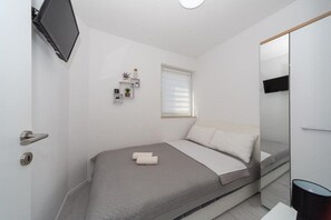 2 bedrooms, Internet, bed sheets