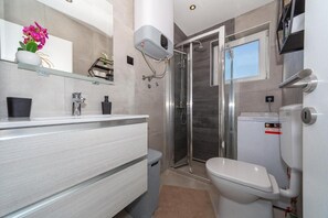 Bathroom - Forest Breeze Apartment - Two bedroom apartment with Balcony (Biograd na Moru)