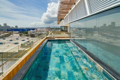 ®{Peaceful~Retreat} @DowntownSD +HotTub+Gym+Family