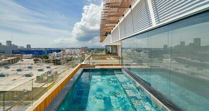 ®{Peaceful~Retreat} @DowntownSD +HotTub+Gym+Family