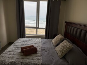 1 bedroom, bed sheets