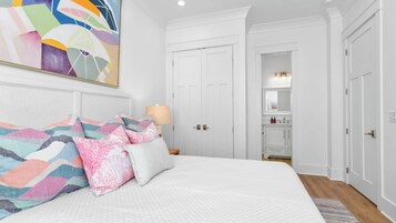 House, Multiple Beds, Patio, Garden View (3184 Egret Run) | 5 bedrooms, individually decorated, individually furnished, bed sheets