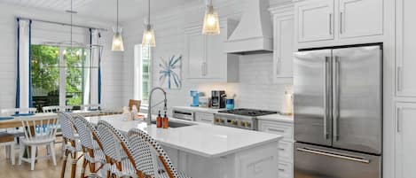 House, Multiple Beds, Patio, Garden View (3184 Egret Run) | Private kitchen