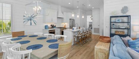 House, Multiple Beds, Patio, Garden View (3184 Egret Run) | Dining