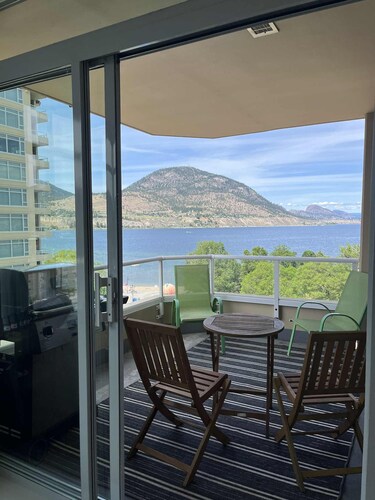 Spend your summer at the lake and in the vineyards!