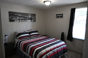 2 slaapkamers, een kluis op de kamer, een bureau