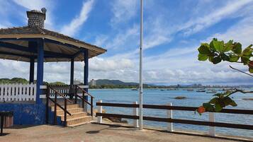 Vue sur la ville depuis l’hébergement