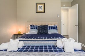 5 間睡房、熨斗/熨衫板、上網、床單