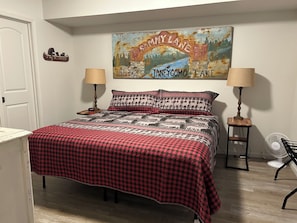 3 bedrooms, desk, iron/ironing board, travel cot