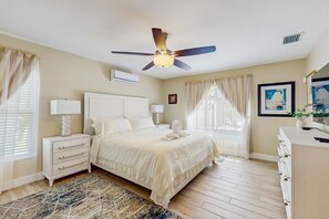 4 soverom, strykejern/-brett, reiseseng for barn og internettilgang