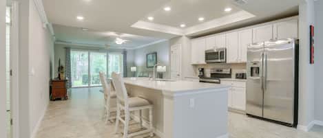 Fridge, microwave, stovetop, dishwasher