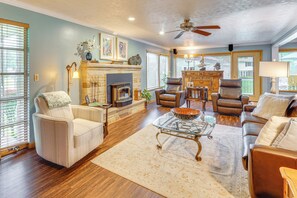 TV, fireplace, stereo