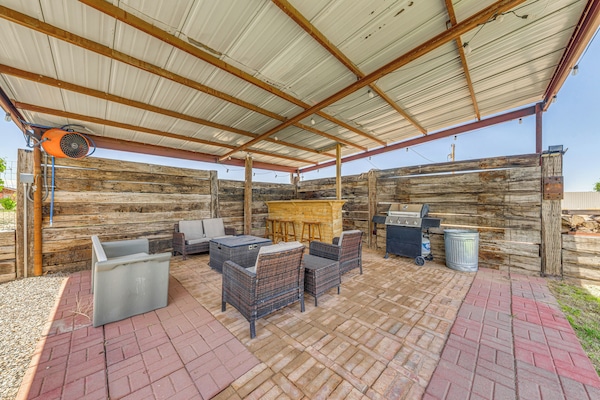 Roswell Vacation Rental | 4BR | 2BA | 2,400 Sq Ft | 3 Steps Required