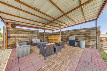 Roswell Vacation Rental | 4BR | 2BA | 2,400 Sq Ft | 3 Steps Required