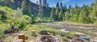 Riverfront & Lake Retreat: 9 Mi to Lucky Peak!