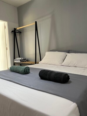 1 bedroom, WiFi, bed sheets