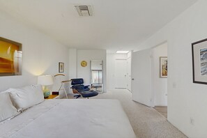 2 bedrooms, internet, bed sheets