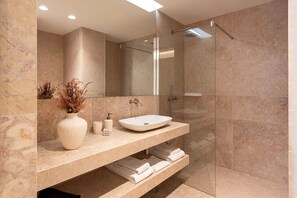 Hair dryer, towels - Scenic River-View T1 by Lisbeyond (Vila Nova de Gaia)