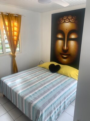 2 bedrooms, iron/ironing board, WiFi, bed sheets