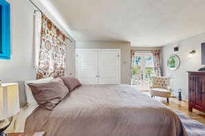 4 habitaciones, tabla de planchar con plancha, internet y ropa de cama 