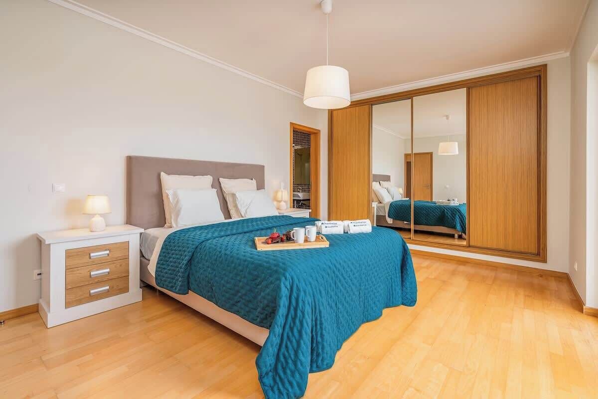 4 bedrooms, iron/ironing board, travel cot, WiFi