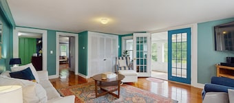 Central home: near town, lake, skiing, rail trial, snowshoe from your door