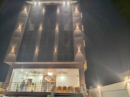 Exterior. Hotel grand Lucent