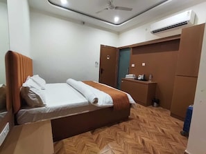Deluxe Room, Garden View | Ruang kerja komputer riba, Wi-fi percuma 