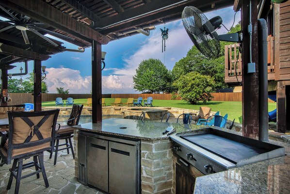 Outdoor dining