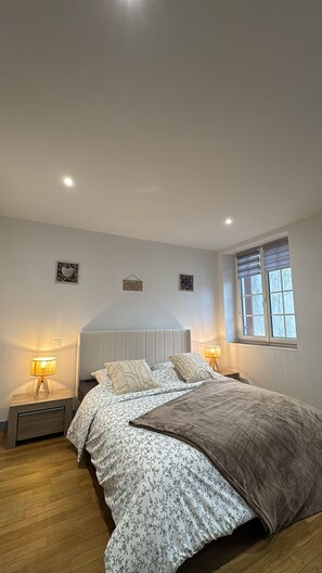 3 bedrooms, iron/ironing board, WiFi, bed sheets - Modern, comfortable house for 6 people (Laferté-sur-Aube)