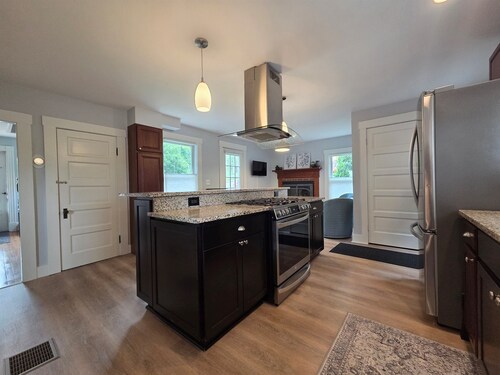 Family-Friendly 3BR Historic Home – Walk to Keene Central Square & Trails!