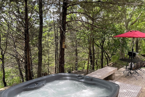 Bañera de hidromasaje al aire libre