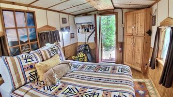 1 bedroom, iron/ironing board, bed sheets